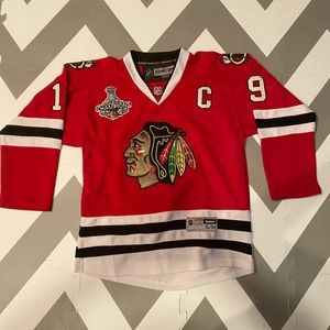 Jonathan Toews #19 stitched Chicago Blackhawks jersey